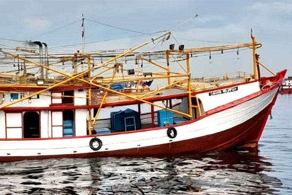 JALA JATUH BERKAPAL - BOUKEAMI